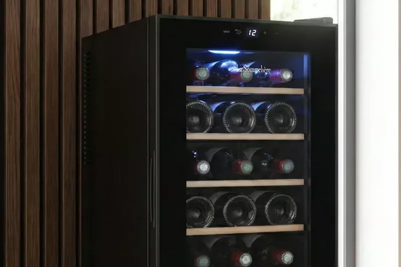 layanan-service-wine-cooler-ariston-69e9cb6c14831